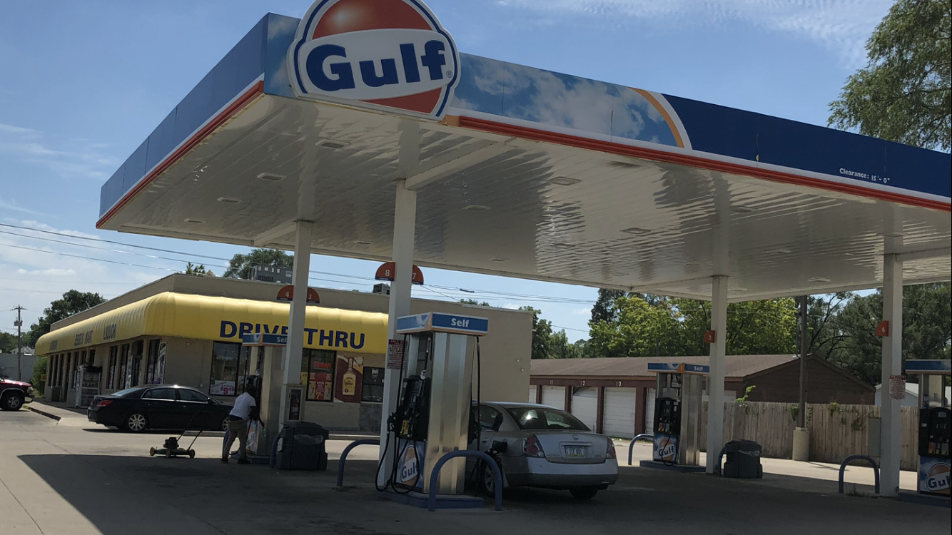Gas station inside sale $120,000 per month 30,000 gallon Per Month
